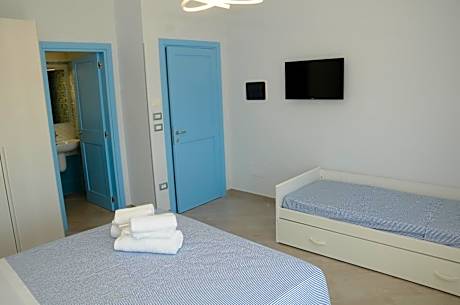 Quadruple Room with Bathroom