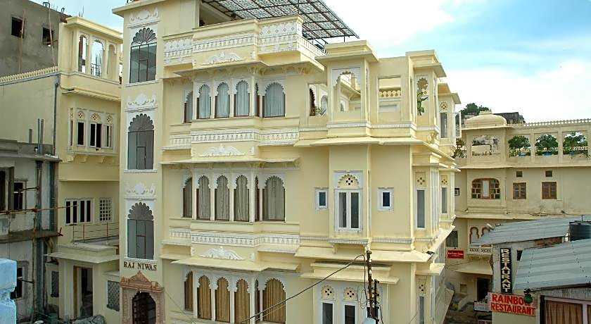 Raj Niwas Hotel