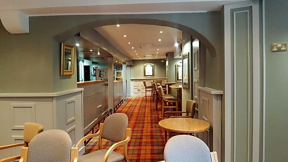 Castle Oaks House Hotel