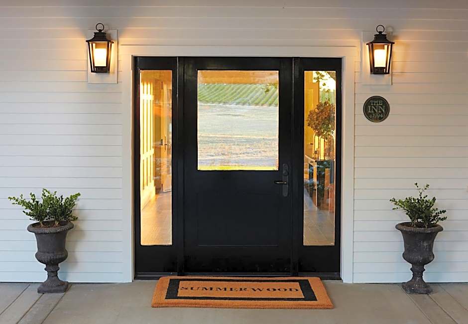 SummerWood Inn