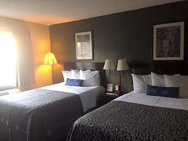 Days Inn by Wyndham Cleveland Lakewood