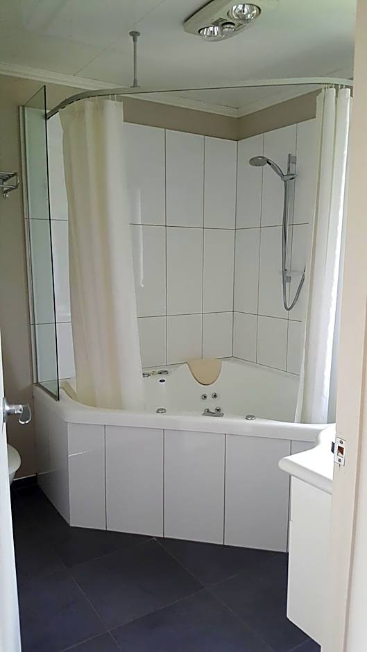 Photo 1 of 3 of Executive Studio, Jetted Tub