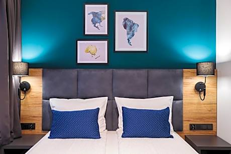 Standard Room - 1 Double Bed