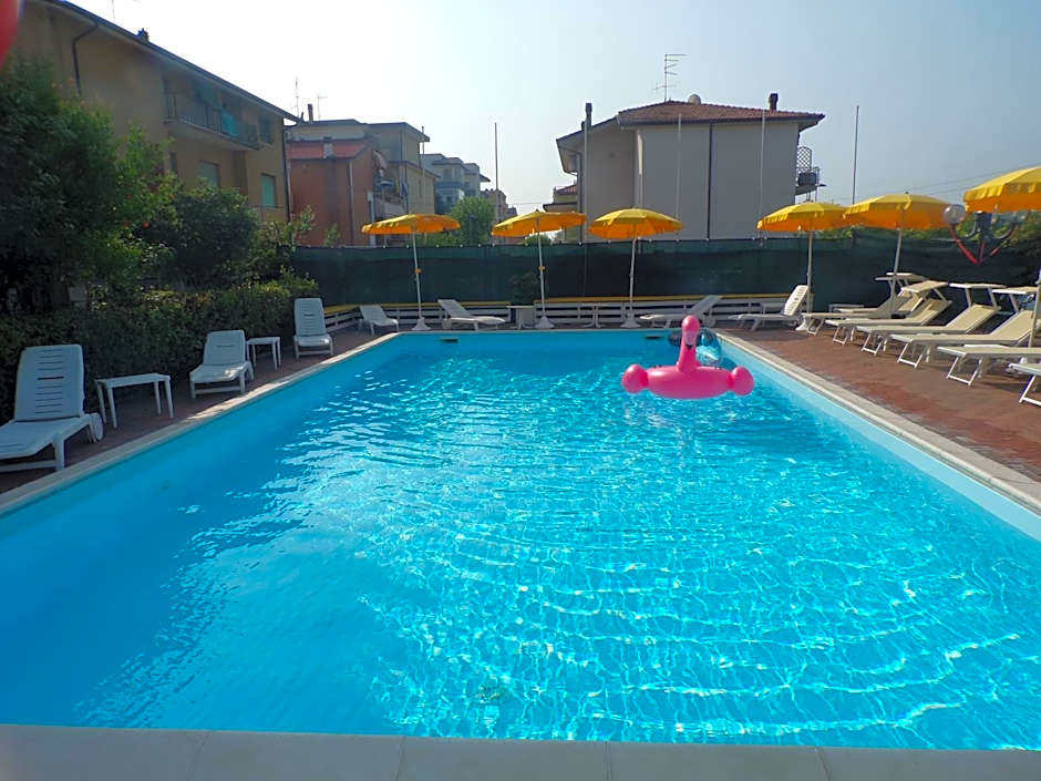 Hotel Crystal con Piscina Estiva Privata - SPIAGGIA INCLUSA con Formula All Inclusive