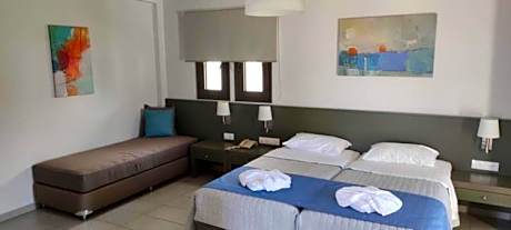 Studio (3 Adults)