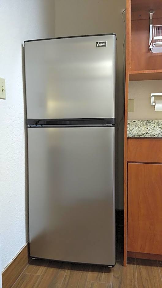 Super 8 by Wyndham North Palm Beach