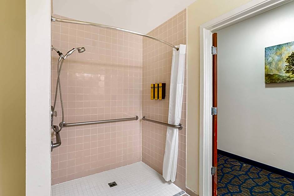 Best Western Plus Villa Del Lago Inn Patterson