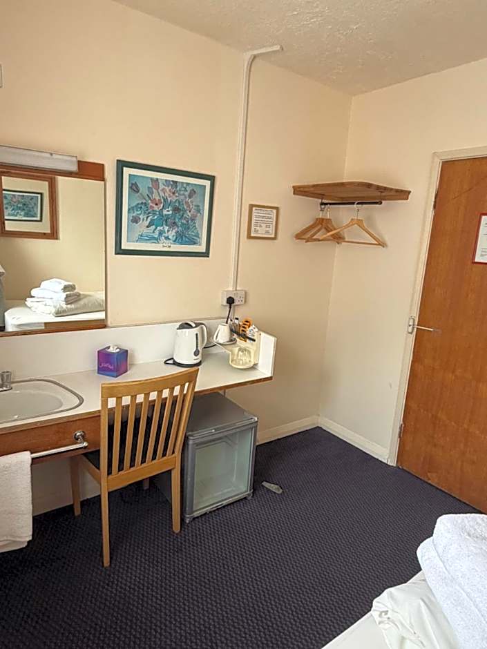 Oakwood Bed and Breakfast Heathrow