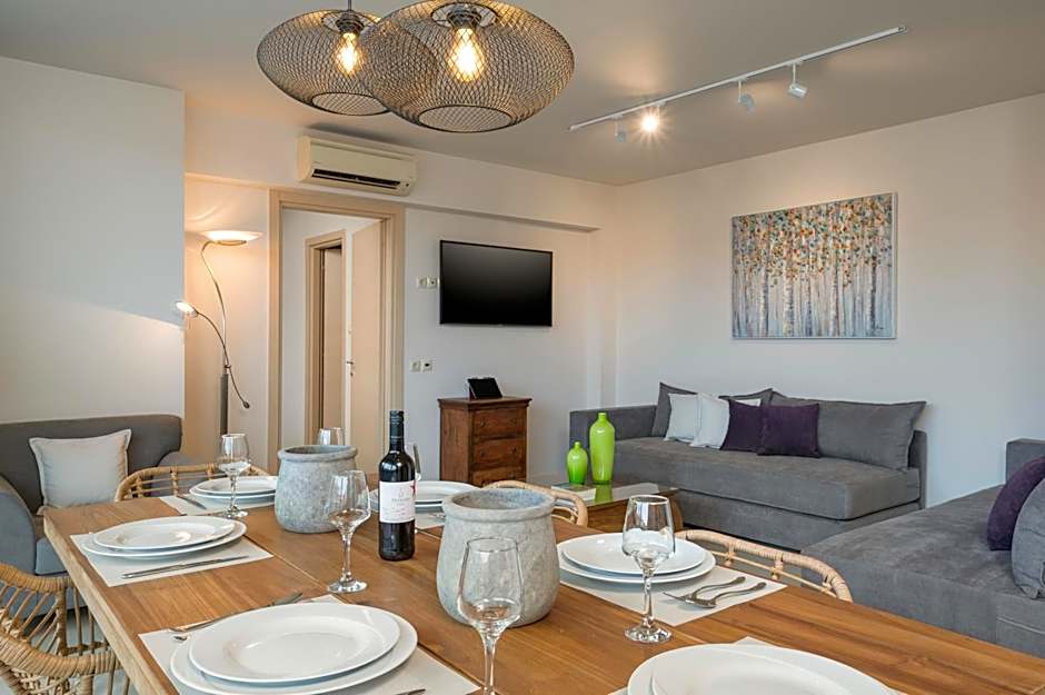 Trianon Luxury Apartments & Suites