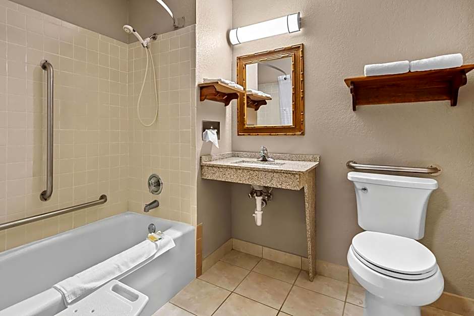 Super 8 by Wyndham Blue Earth