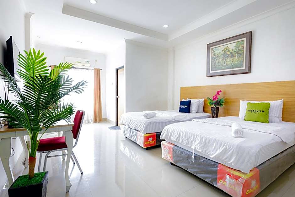 Urbanview SRB Near Mall Ciputra Cibubur