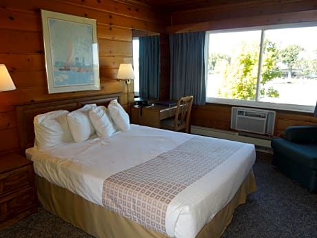 Queen Room - Waterfront
