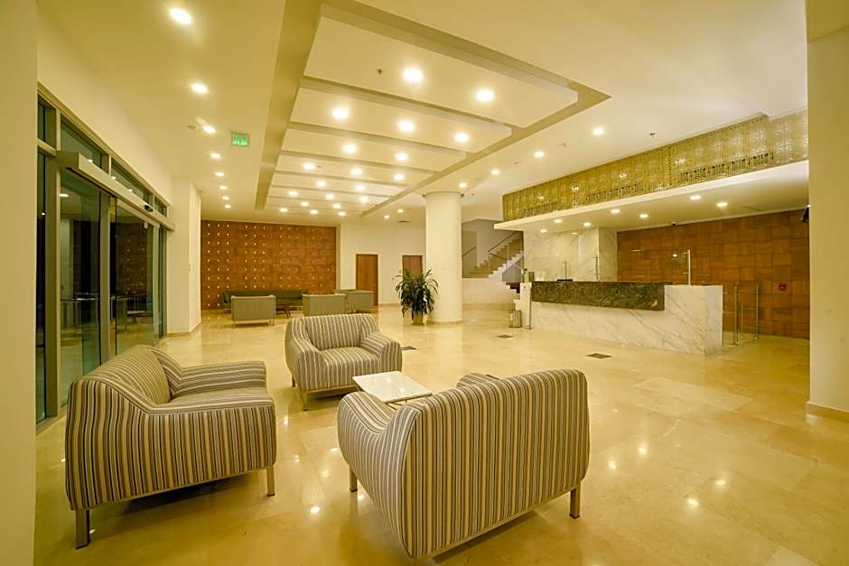 Hotel Dorado Plaza Alto Prado