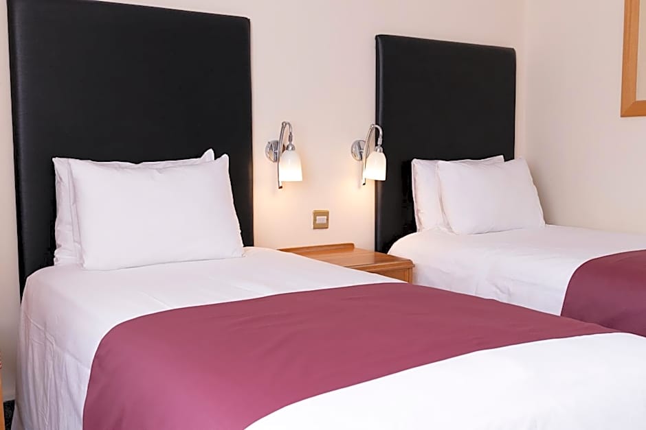 Roebuck by Greene King Inns