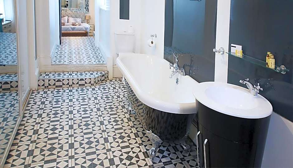 The Wellington Restaurant and Bar