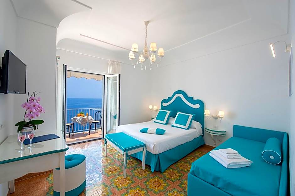 Photo 1 of 6 of Standard Triple Room with Sea View