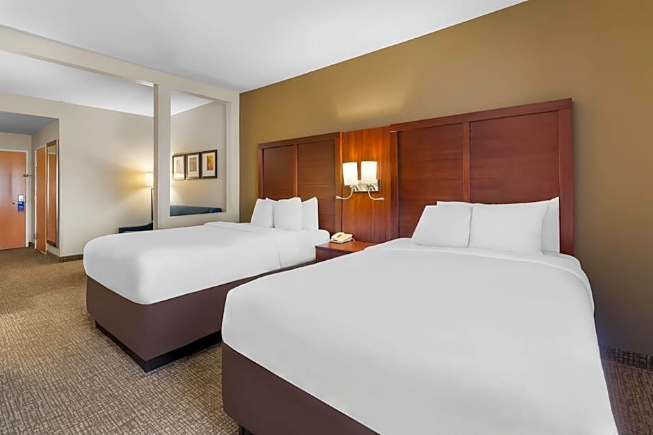 Comfort Suites At Rivergate Mall