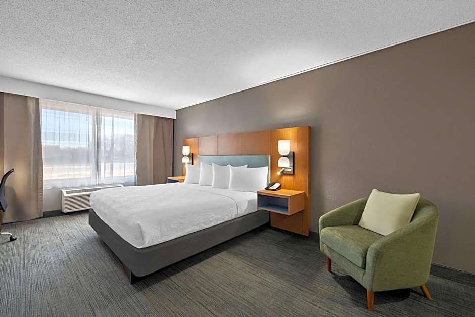 Country Inn & Suites by Radisson, Coon Rapids, MN