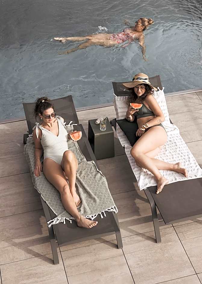 GOING TRIPLE A apartments WEST