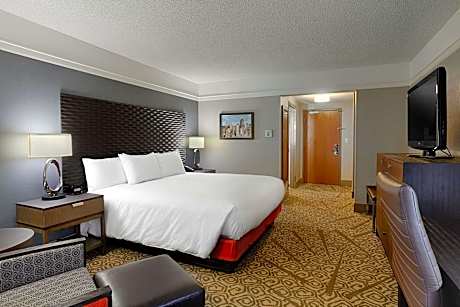 King Room - Hearing Accessible//Non-Smoking