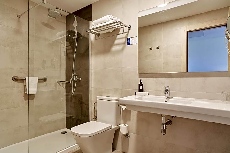 Invisa Hotel Club Cala Blanca