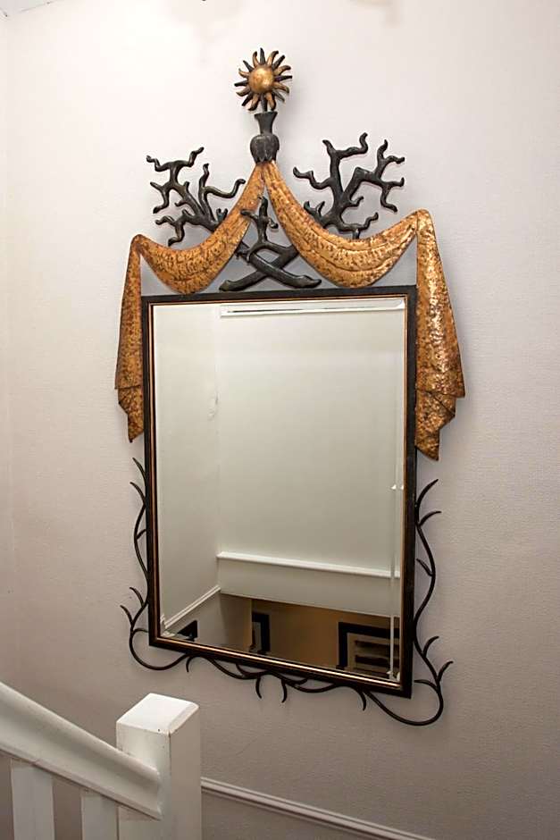 Holly Lodge Guest House with FREE off site health club