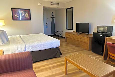 King Room with Mobility Access and Bathtub with Grab Bars, Non-Smoking