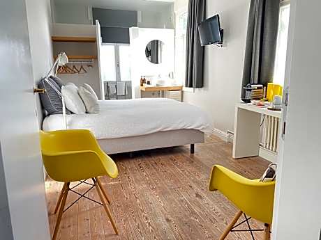 Double Room - 1st Floor