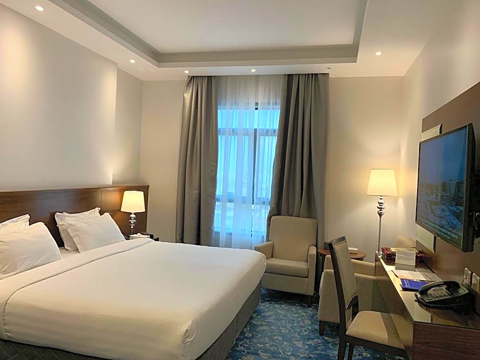 Zaha Al Munawara Hotel