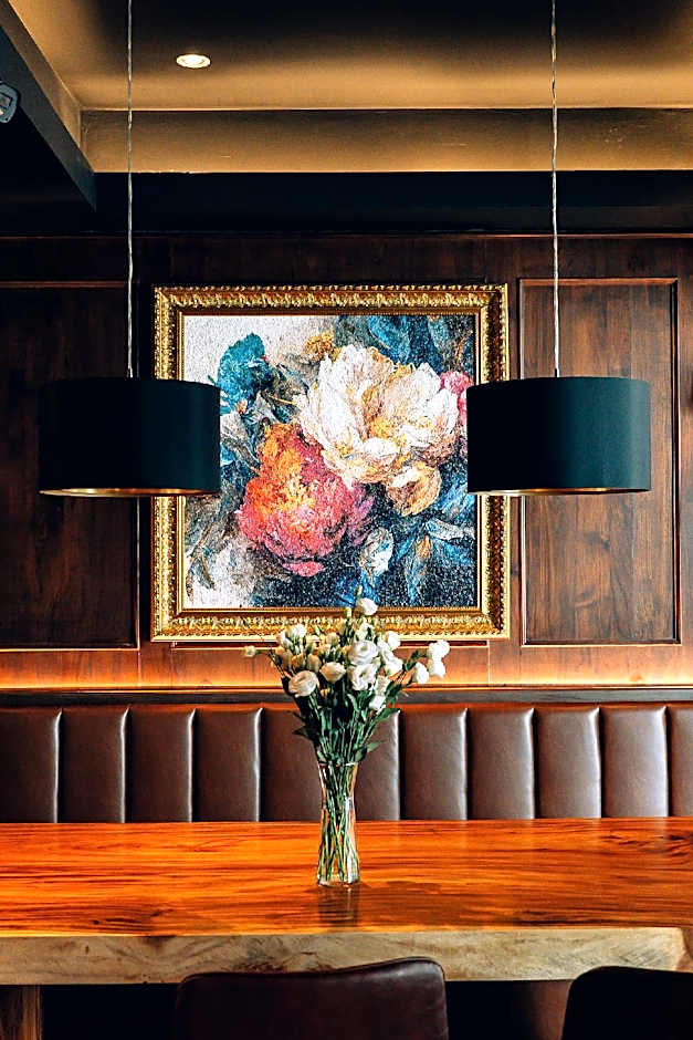 Kamala Havana Hotel And Cafe