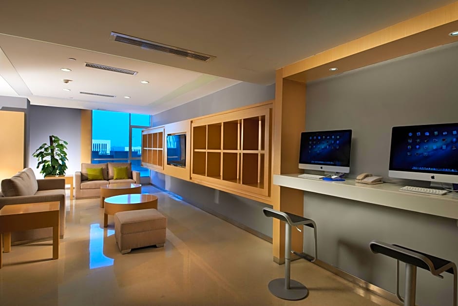 Holiday Inn Express Zhengzhou Airport By IHG