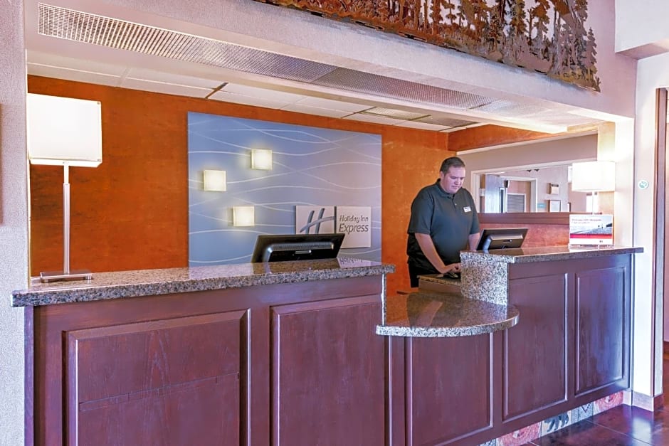 Holiday Inn Express Hotel & Suites Raton By IHG