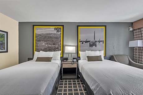 Suite with Two Double Beds - Non-Smoking