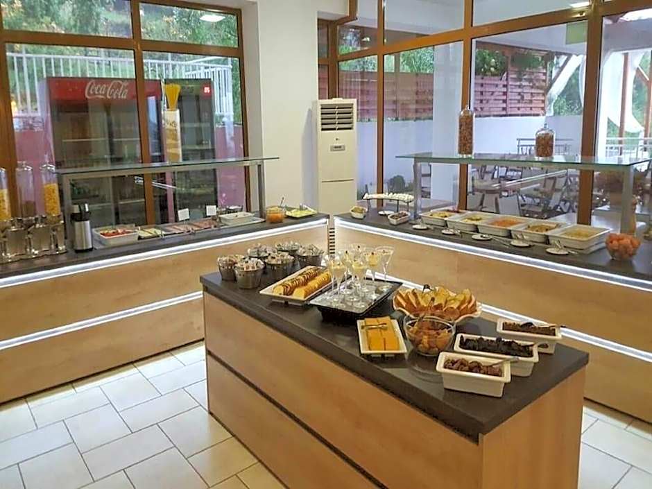 Maranton Beach Hotel