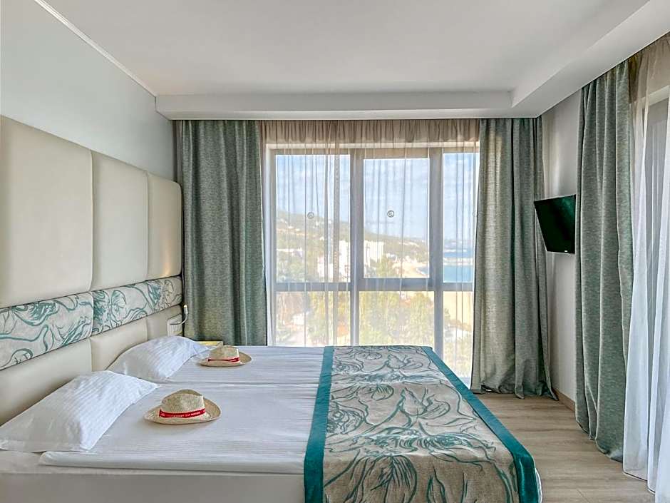GRIFID Metropol Hotel - Premium All inclusive & Private Beach - Adults Only