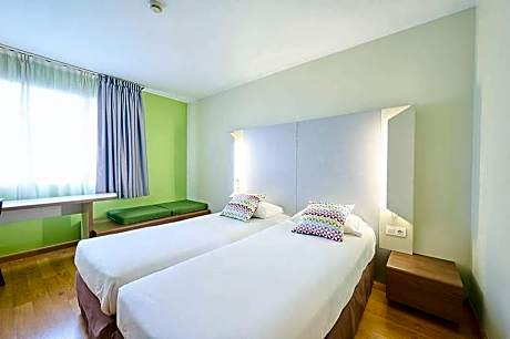 Travelodge BCN Cornella Fira