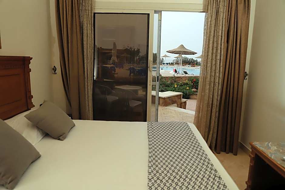 Silver Beach Boutique Hotel