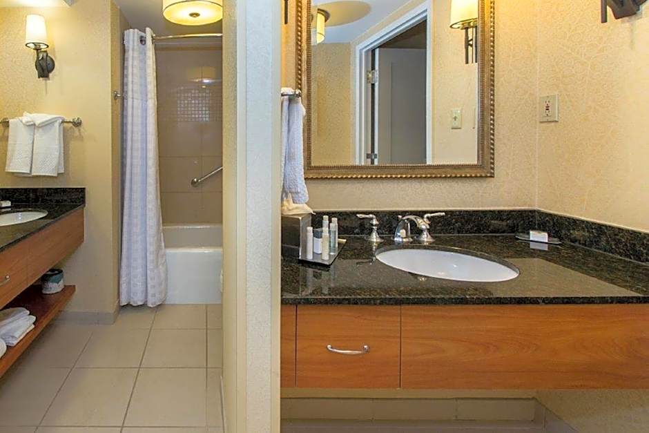 DoubleTree By Hilton Cleveland East Beachwood