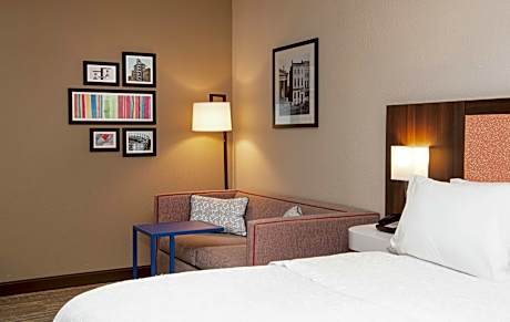 1 King W/Sofabed Walk In Shower Nonsmoking