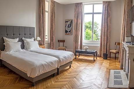 Twin Room - Disability Access- Castle Side