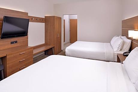 Standard Queen Room with Two Queen Beds