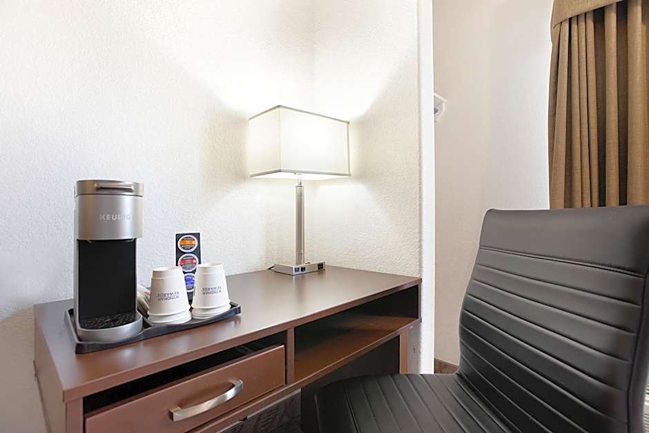 Super 8 by Wyndham Calgary Shawnessy Area