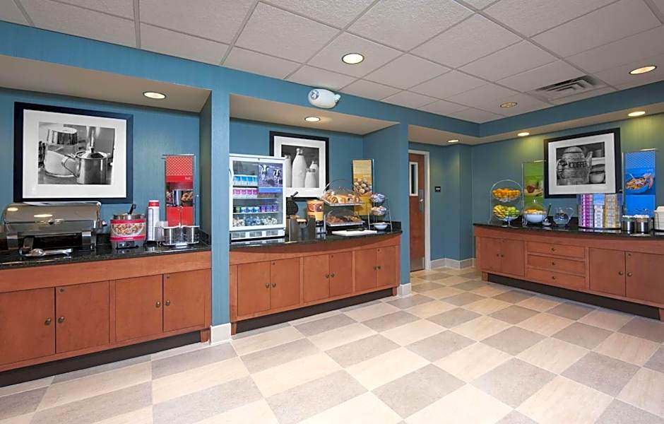 Hampton Inn By Hilton & Suites Moline-Quad City International Airport, Il