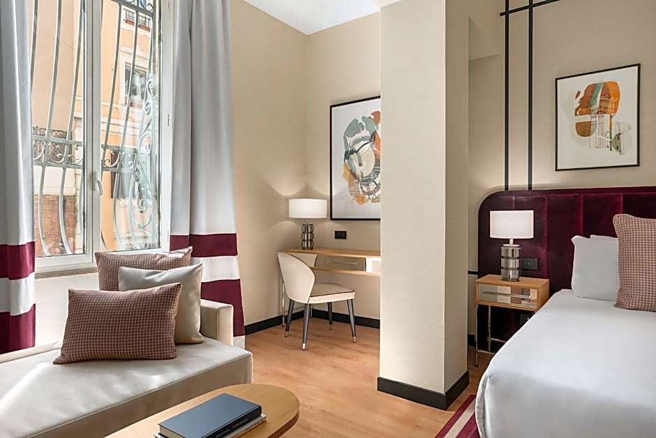 Room Mate Collection Mia, Rome Colosseum