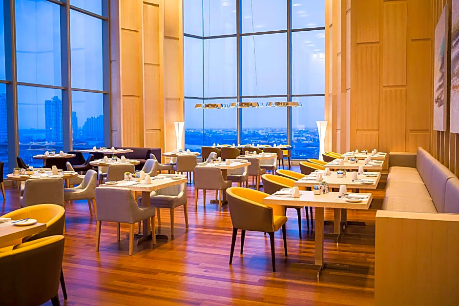 Avani Riverside Bangkok Hotel