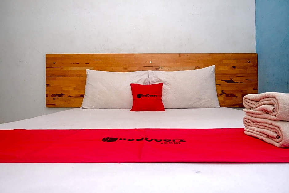 RedDoorz @ Jalan Brigjend Katamso Medan 2