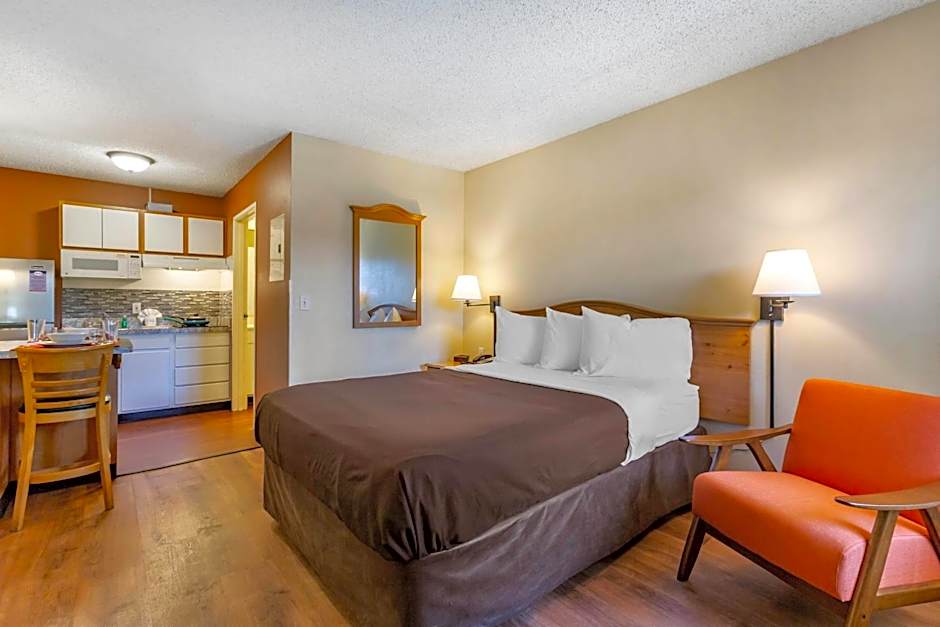 Suburban Studios Albuquerque Uptown