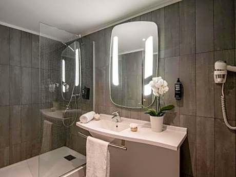 Standard Double Room with Two Double Beds