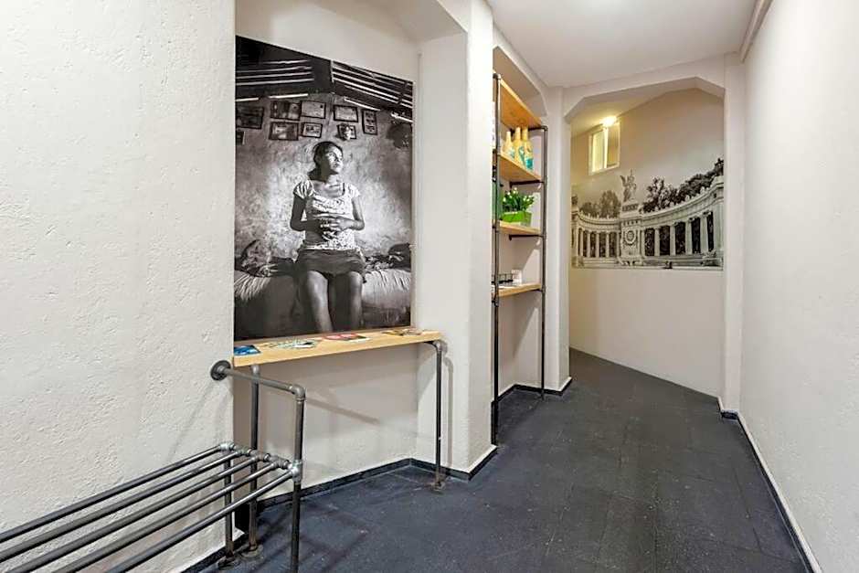 204 Historic Center 2Bdrm 2Bath AC Apt Rooftop