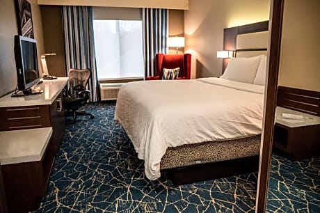 1 King Bed